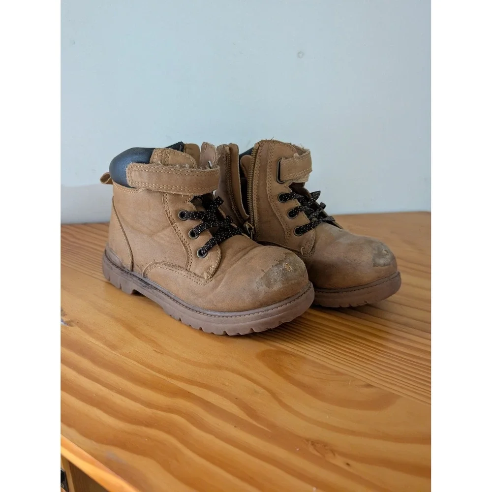 Wonder Nation Boys Tan Work Boots Size 12 Ankle Zip Lug Sole BTWN42CA042